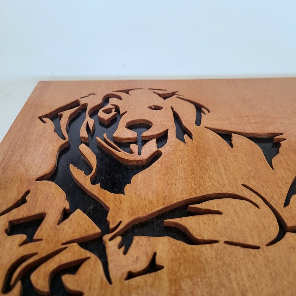 Hand made picture of dog cut on wooden plug. Signed by artist. - Picture 4 of 7